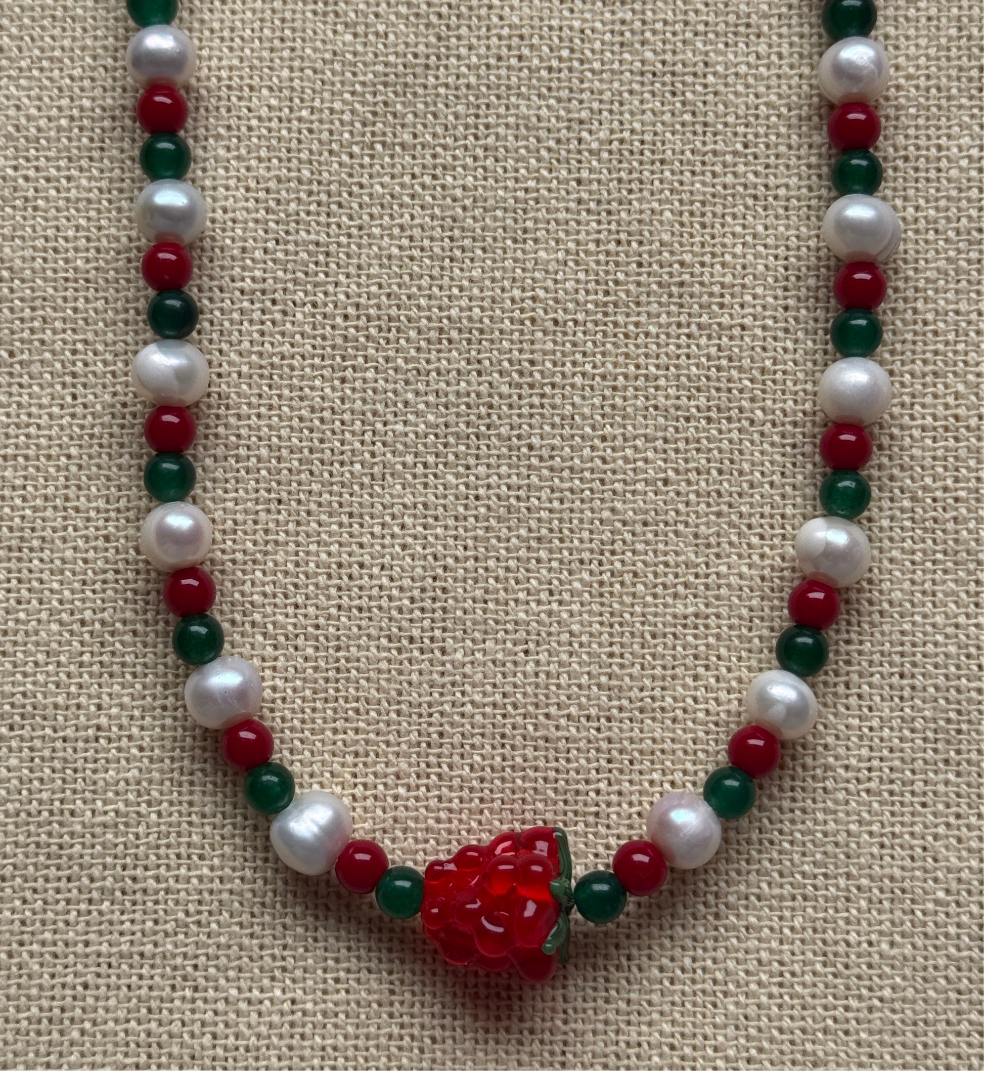 Collar Frambuesa Real